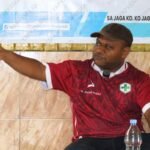 dr. Daniel menjelaskan materi HIV/AIDS