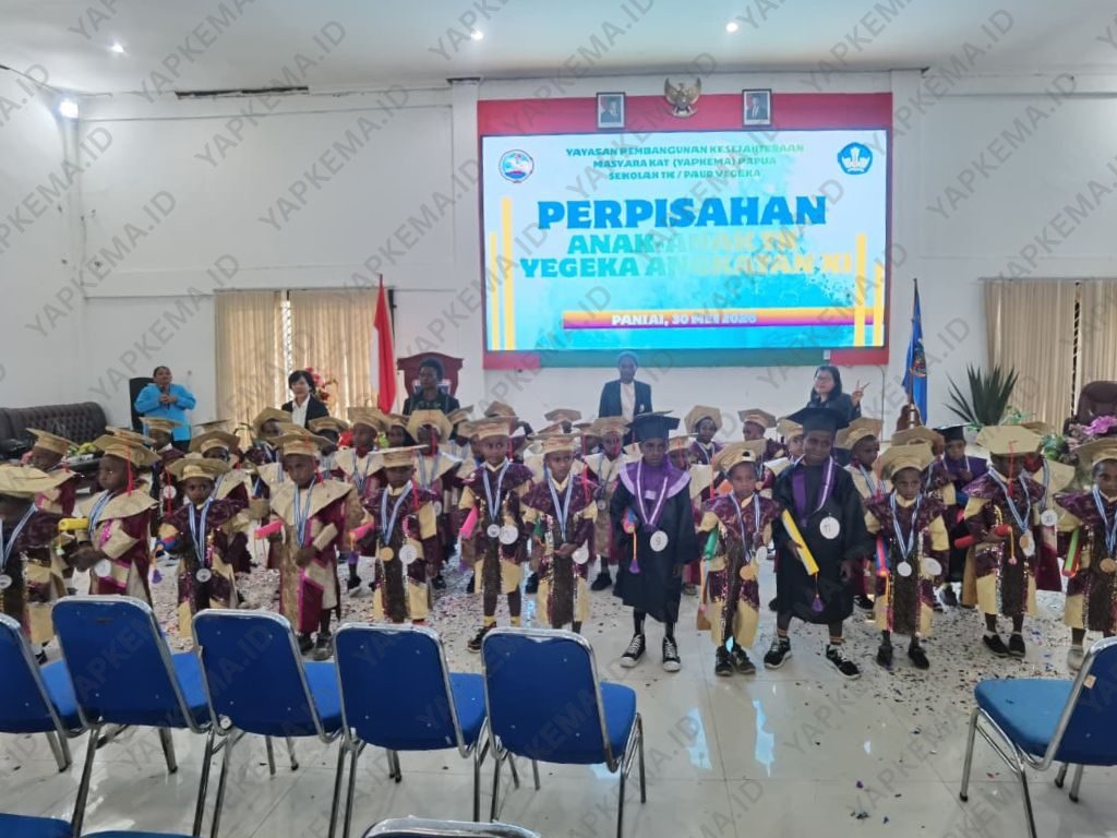 42 Anak Wisudawan/wisudawati setelah sesi graduation (Dok. Yapkema)