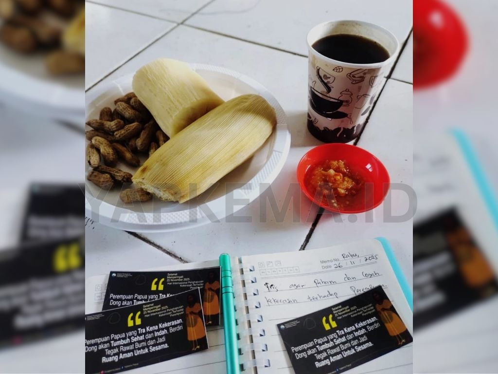 Kegiatan seminar dibekali dengan makanan lokal, dan ada stiker juga untuk peserta (Dok. Yapkema)