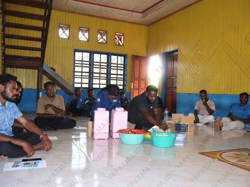 Kegiatan Pelatihan Tematik II yang sedang berlangsung di Asrama Puncak. (Dok. Yapkema)