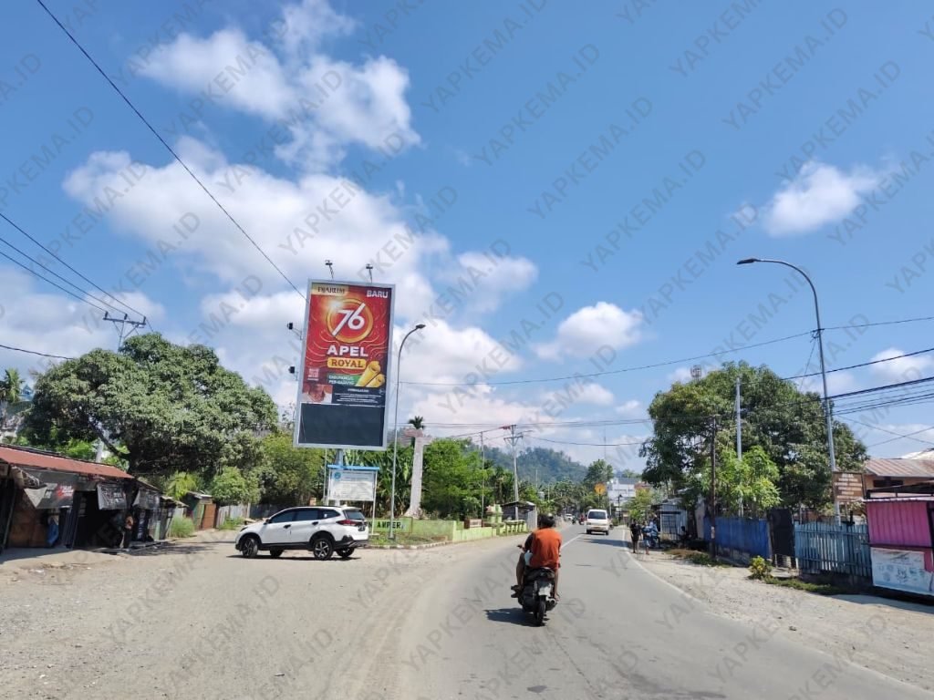 Salah satu Billboard iklan di Auri, Nabire Papua Tengah. (Dok. Pribadi)