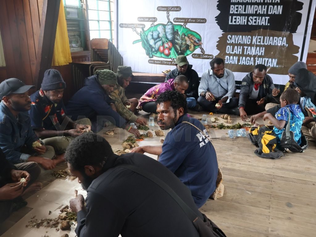 Suasana saat menyantap makanan siang usai kegiatan seminar (Dok. Yapkema).